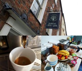  Ty Glyndwr Bunkhouse, Bar and cafe  Кэрнарфон